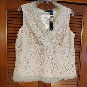 NWT Field Manor top